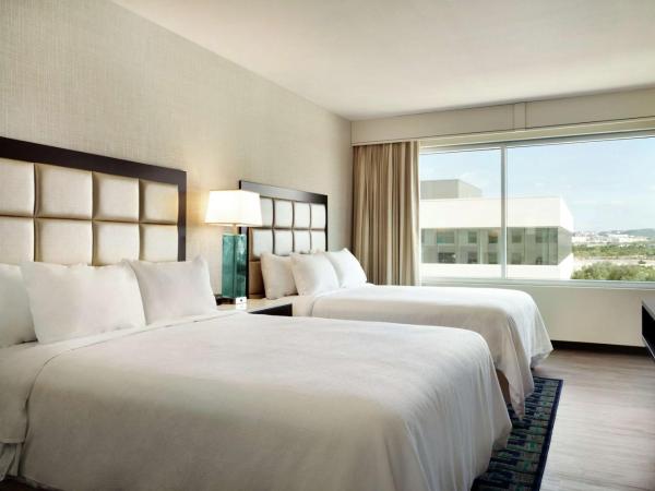 Embassy Suites By Hilton San Antonio Landmark : photo 3 de la chambre suite with two queen beds and roll-in shower - mobility and hearing access