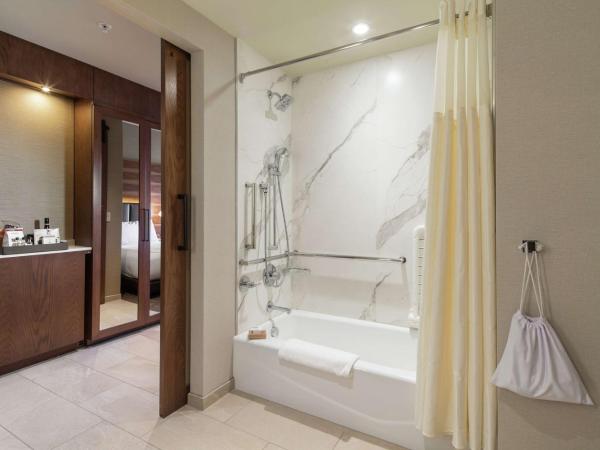 The Porter Portland, Curio Collection By Hilton : photo 4 de la chambre chambre avec 2 lits queen-size - accessible aux personnes à mobilité réduite