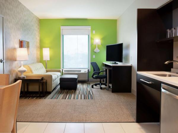 Home2 Suites By Hilton Indianapolis Greenwood : photo 3 de la chambre suite lit king-size - accessible aux personnes à mobilité réduite - non-fumeurs