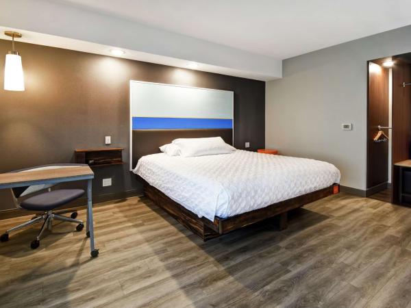 Tru By Hilton Salt Lake City Airport : photo 1 de la chambre chambre lit king-size - pour personnes malentendantes