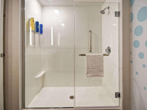 Tru By Hilton Salt Lake City Airport : photo 2 de la chambre chambre lit king-size