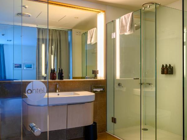Ohtel Wellington : photo 9 de la chambre chambre lit king-size de luxe avec baignoire