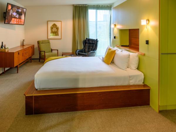 Ohtel Wellington : photo 10 de la chambre chambre lit king-size de luxe avec baignoire