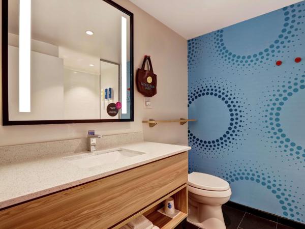 Tru By Hilton Edmonton Windermere : photo 4 de la chambre chambre lit king-size