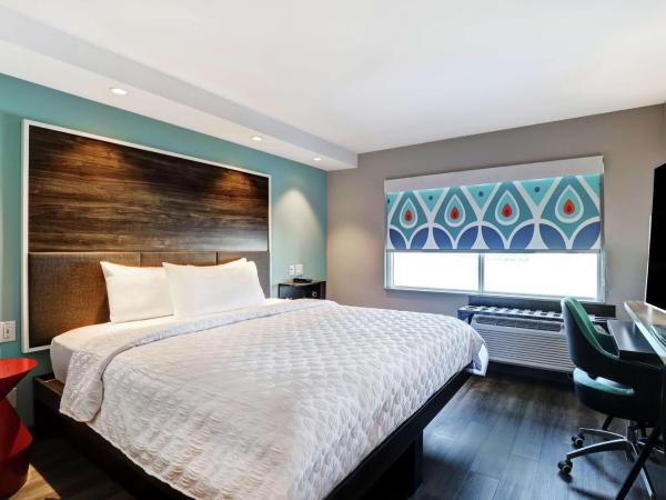 Tru By Hilton Edmonton Windermere : photo 2 de la chambre chambre lit king-size