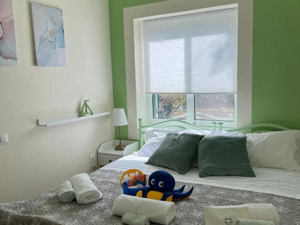 Nisaki Mathraki B&B : photo 9 de la chambre chambre familiale avec salle de bains privative