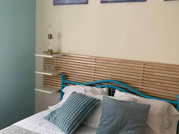 Nisaki Mathraki B&B : photo 7 de la chambre chambre familiale avec salle de bains privative