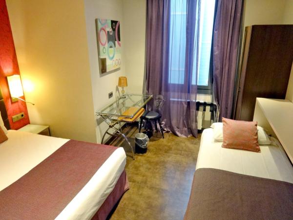 Hotel Lloret Ramblas : photo 2 de la chambre chambre triple supérieure