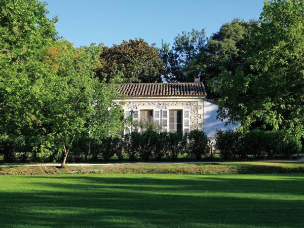 Hotel Château Des Alpilles : photo 2 de la chambre chambre double - vue sur jardin