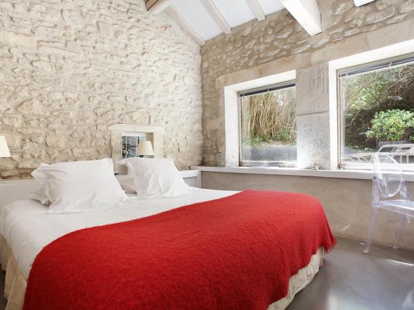 Hotel Château Des Alpilles : photo 9 de la chambre chambre familiale avec terrasse