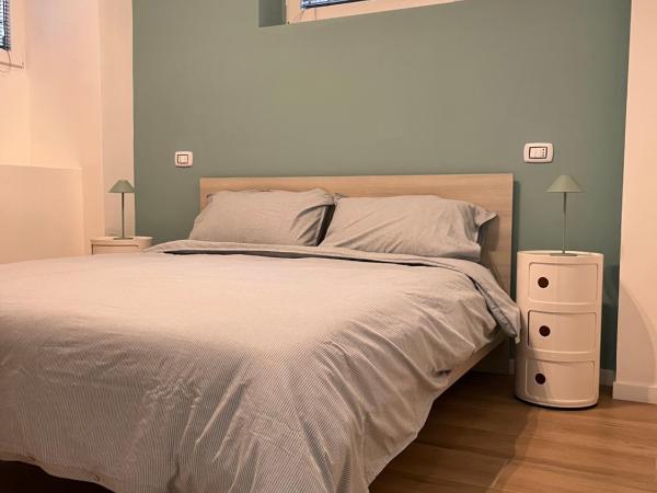 B&B Malnati 3 Urban Living MILANOSANSIRO : photo 2 de la chambre chambre double avec salle de bains privative