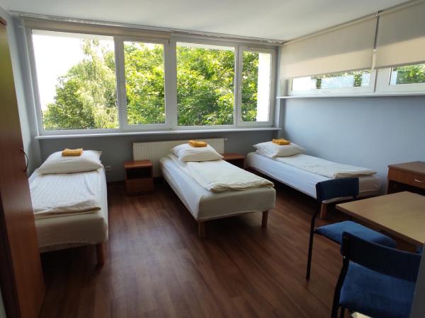 Hostel Mały Żagiel : photo 6 de la chambre chambre triple avec salle de bains privative