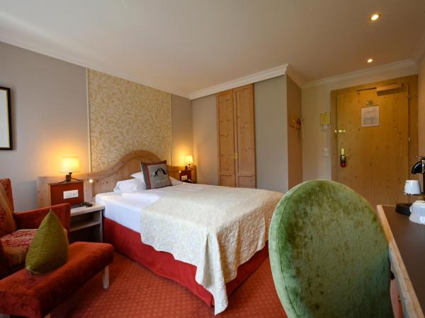 Romantik Hotel Schweizerhof : photo 1 de la chambre chambre simple supérieure - vue sur l'eiger