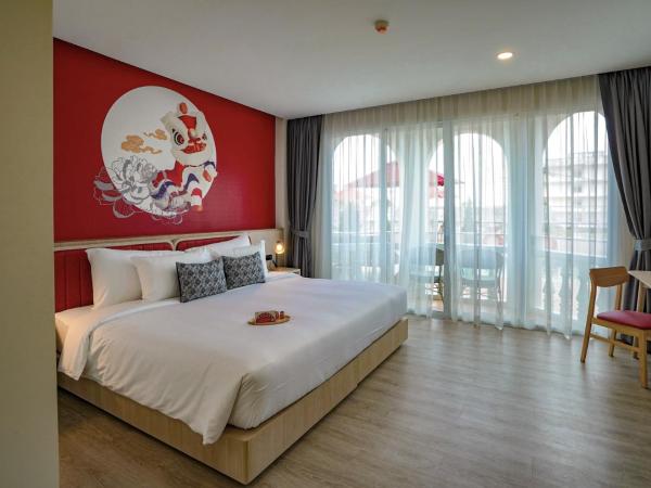 Hotel Midtown Ratsada : photo 5 de la chambre chambre double deluxe avec balcon