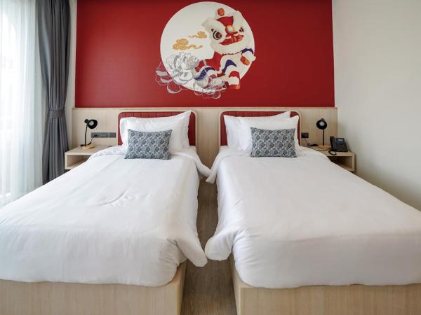 Hotel Midtown Ratsada : photo 4 de la chambre chambre lits jumeaux avec balcon