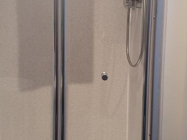 Granite City Guest House : photo 2 de la chambre chambre simple avec salle de bains 