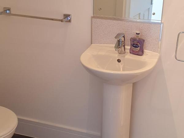 Granite City Guest House : photo 1 de la chambre chambre simple avec salle de bains 