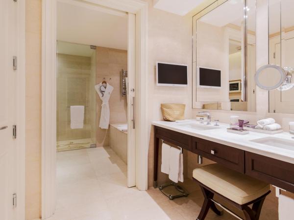 The Ritz-Carlton, Montreal : photo 4 de la chambre chambre premium avec 2 lits queen-size - non-fumeurs