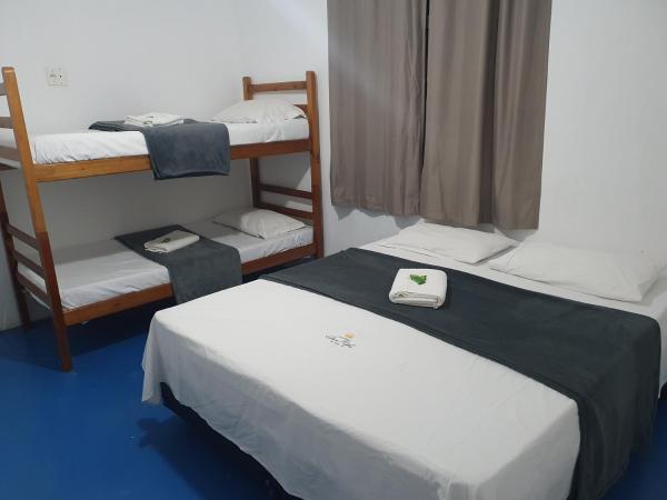 Hospedaria Dom Pedro - 500m do metrô : photo 8 de la chambre chambre quadruple avec salle de bains privative