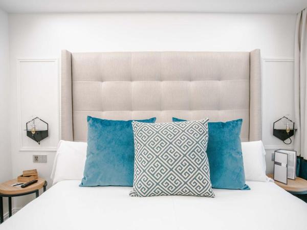 Hotel Regina : photo 1 de la chambre hébergement double - vue sur patio