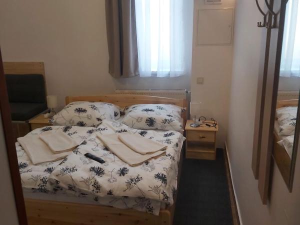 Guest House Orczy Park : photo 5 de la chambre chambre double