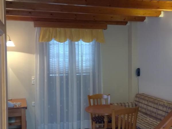 Anemomilos Suites : photo 7 de la chambre maisonnette avec baignoire 