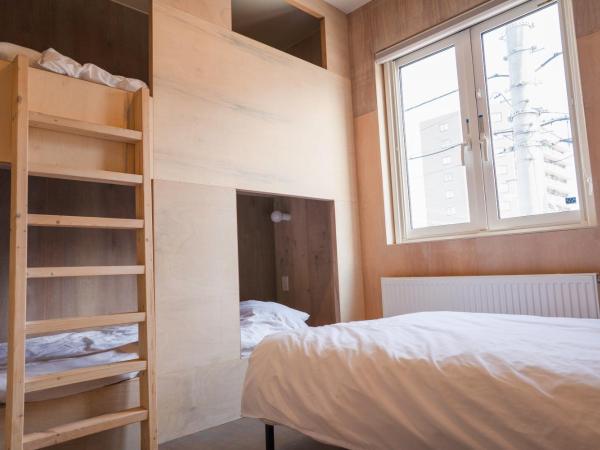 BEACH AND FIELD INN : photo 7 de la chambre lit simple dans dortoir mixte