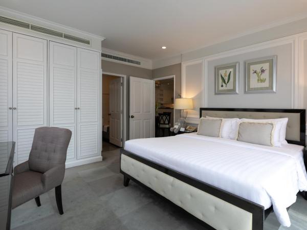 Cape House Langsuan Hotel : photo 5 de la chambre suite 2 chambres avec accès au salon