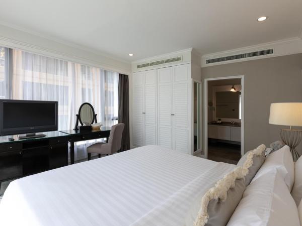 Cape House Langsuan Hotel : photo 6 de la chambre suite 2 chambres avec accès au salon