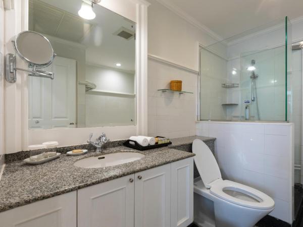 Cape House Langsuan Hotel : photo 9 de la chambre suite 1 chambre avec accès au salon