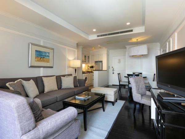 Cape House Langsuan Hotel : photo 3 de la chambre suite 1 chambre avec accès au salon