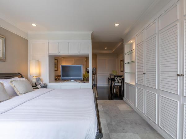 Cape House Langsuan Hotel : photo 9 de la chambre suite studio avec accès au salon