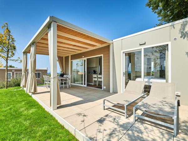 Camping Park Umag Mobile Homes : photo 3 de la chambre mobile home premium