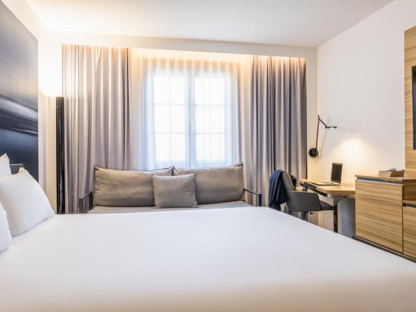 Hotel Novotel Brussels Off Grand Place : photo 5 de la chambre chambre double supérieure avec canapé