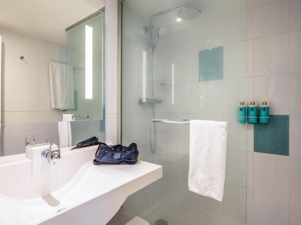 Hotel Novotel Brussels Off Grand Place : photo 9 de la chambre chambre double supérieure avec canapé