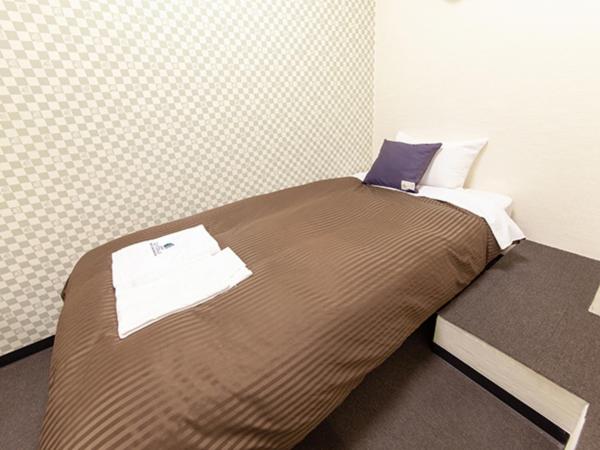 HOTEL LiVEMAX BUDGET Nippori : photo 2 de la chambre chambre double avec petit lit double - fumeurs