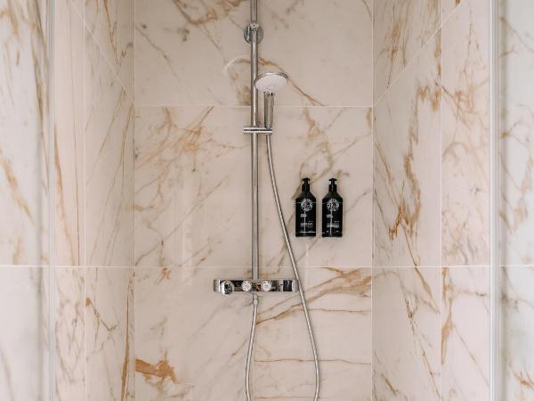 Solly Hôtel Paris : photo 1 de la chambre chambre cosy avec balcon - vue sur paris