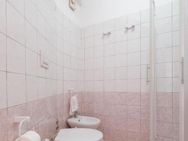 Hotel Crown : photo 6 de la chambre chambre double ou lits jumeaux