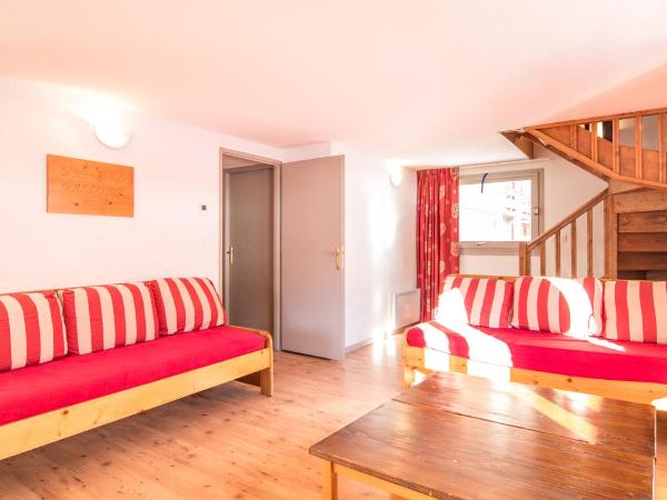 Vacancéole - Le Hameau de Valloire : photo 6 de la chambre appartement avec balcon