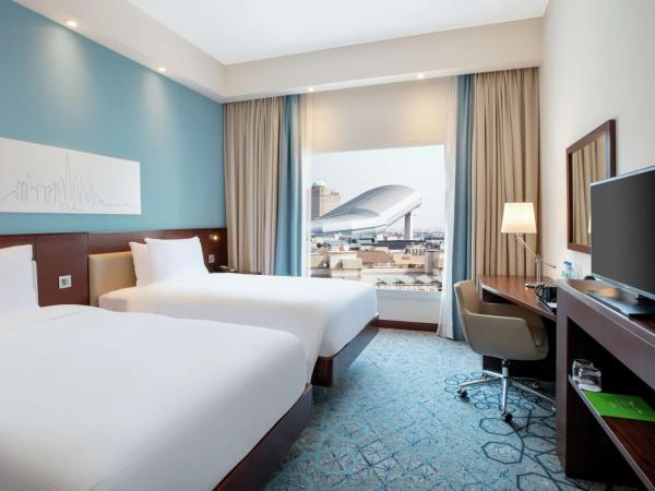 Hampton By Hilton Dubai Al Barsha : photo 1 de la chambre chambre lits jumeaux - non-fumeurs