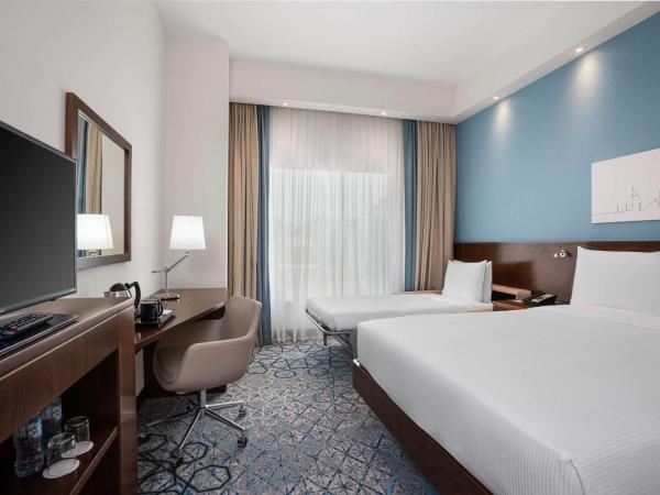 Hampton By Hilton Dubai Al Barsha : photo 3 de la chambre chambre lit queen-size avec canapé-lit - non-fumeurs