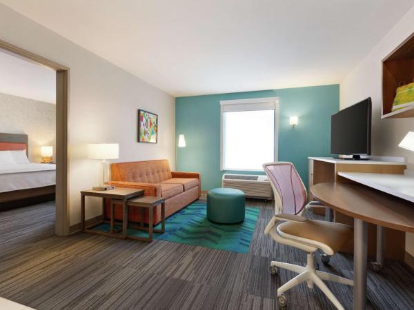 Home2 Suites By Hilton Portland Airport : photo 1 de la chambre suite 1 chambre lit king-size - non-fumeurs