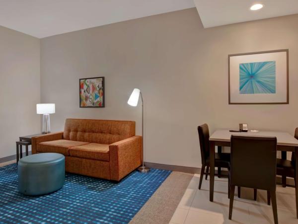 Home2 Suites By Hilton Charlotte Northlake : photo 2 de la chambre suite 1 chambre lit king-size - non-fumeurs
