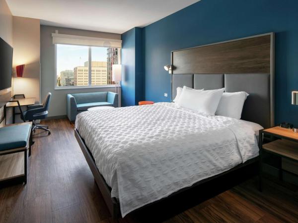 Tru By Hilton Denver Downtown Convention Center : photo 2 de la chambre king room with bath tub - mobility and hearing access