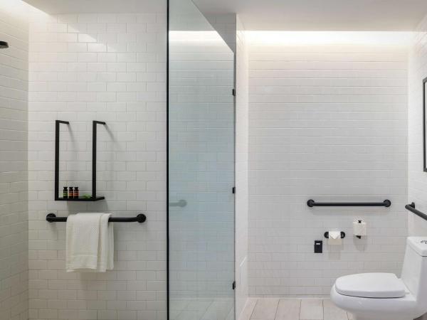 Canopy By Hilton Cancun La Isla : photo 3 de la chambre king room with mobility and hearing access/non-smoking