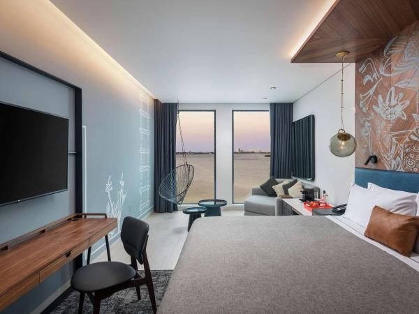 Canopy By Hilton Cancun La Isla : photo 3 de la chambre chambre king avec vue sur le coucher du soleil