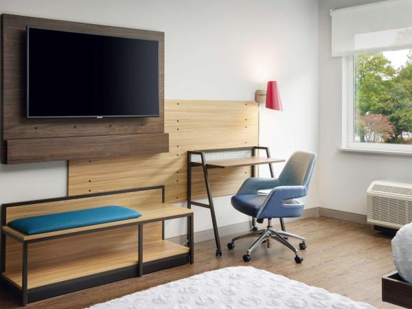 Tru By Hilton Atlanta Northlake Parkway, Ga : photo 2 de la chambre chambre avec 2 lits queen-size - douche accessible en fauteuil roulant - accessible aux personnes à mobilité réduite