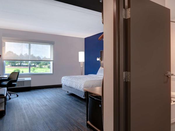 Tru By Hilton Columbia Greystone : photo 4 de la chambre chambre lit king-size avec baignoire - accessible aux personnes à mobilité réduite