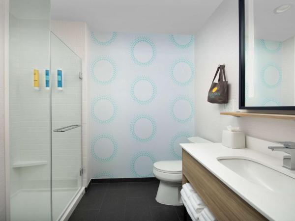 Tru By Hilton Charlotte Airport Lake Pointe : photo 4 de la chambre chambre lit king-size