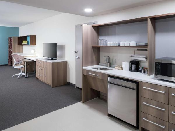Home2 Suites By Hilton Jacksonville Airport : photo 3 de la chambre suite studio lit king-size - accessible aux personnes à mobilité réduite - non-fumeurs